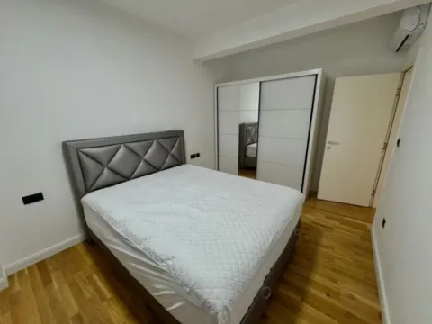 Izdavanje, trosoban stan, 130m², Dalmatinska ulica, Podgorica - image 4