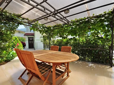 Prodaja, kuća, 222m², Tivat, Crna Gora - image 9