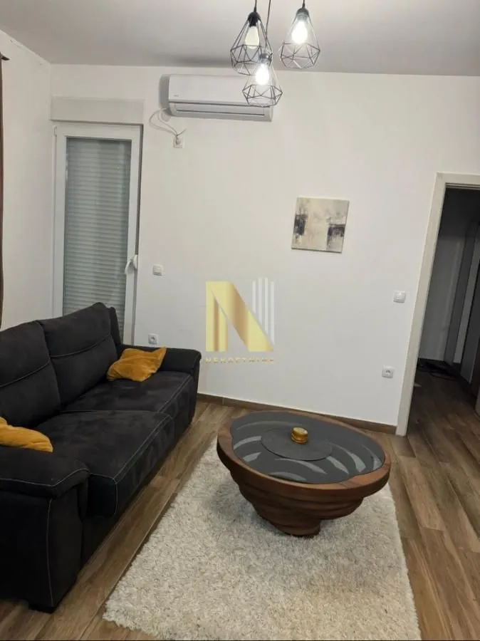 Prodaja, jednosoban stan, 44m², Centar, Inđija