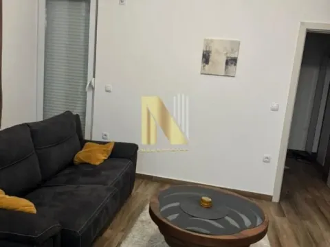 Prodaja, jednosoban stan, 44m², Centar, Inđija