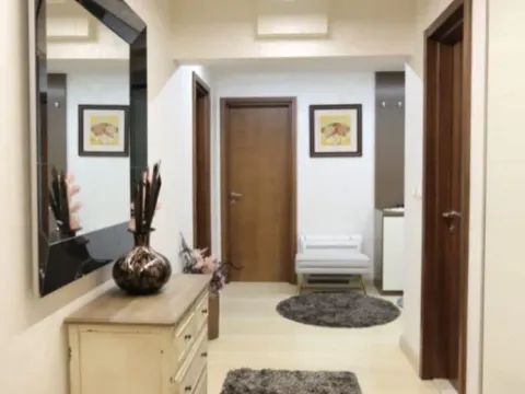 Izdavanje, četvorosoban stan, 178m², City Kvart, Podgorica - image 13