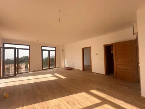 Sale, one bedroom apartment, 118m², Dobra Voda, Budva - image 3
