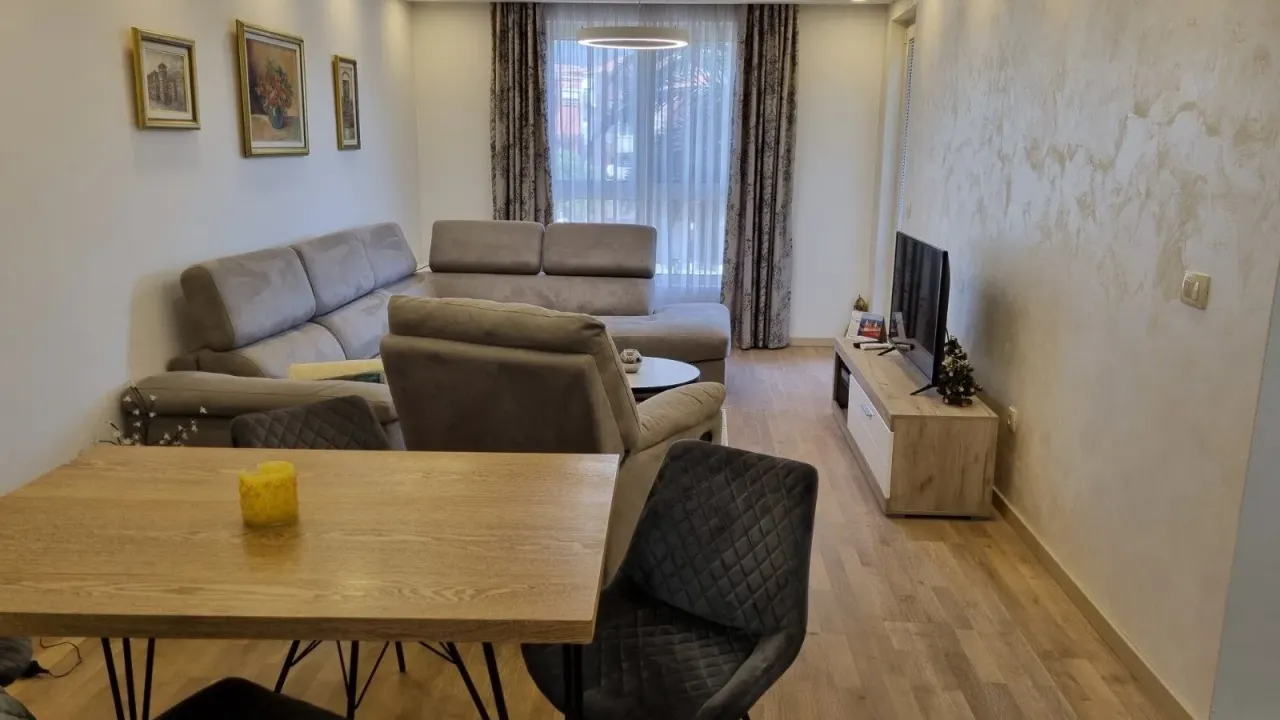 Izdavanje, jednosoban stan, 50m², Budva, Crna Gora