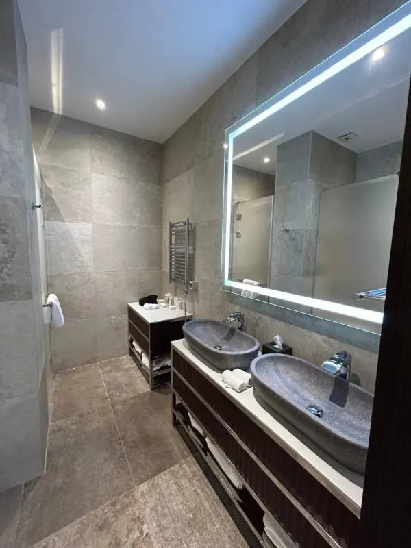 Stan-na-dan, kuća, 290m², Sveti Stefan, Budva