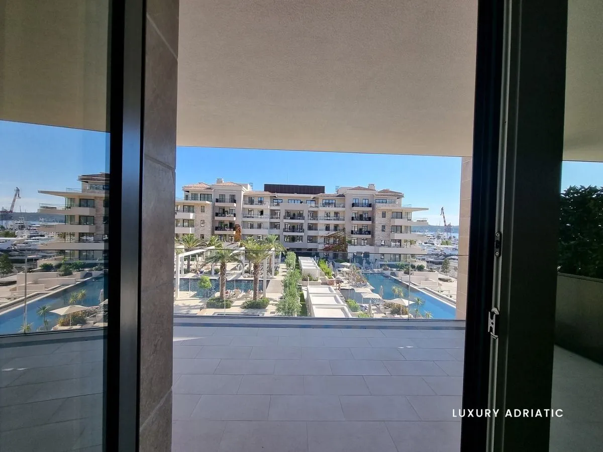 Sale, two bedroom apartment, 187m², Tivat, Crna Gora
