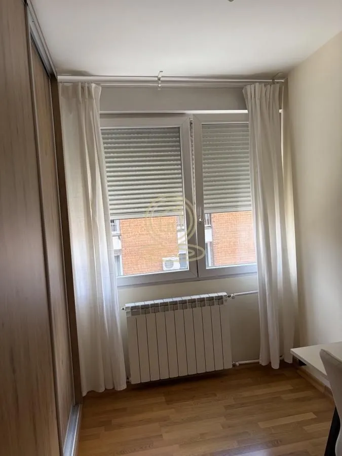 Izdavanje, jednosoban stan, 33m², Stari Grad, Beograd