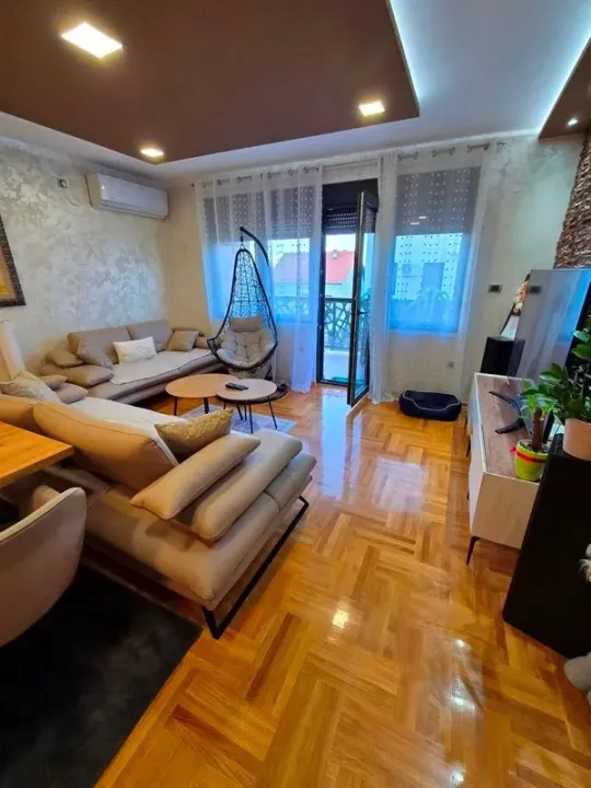 Prodaja, trosoban stan, 84m², Pančevo, Srbija