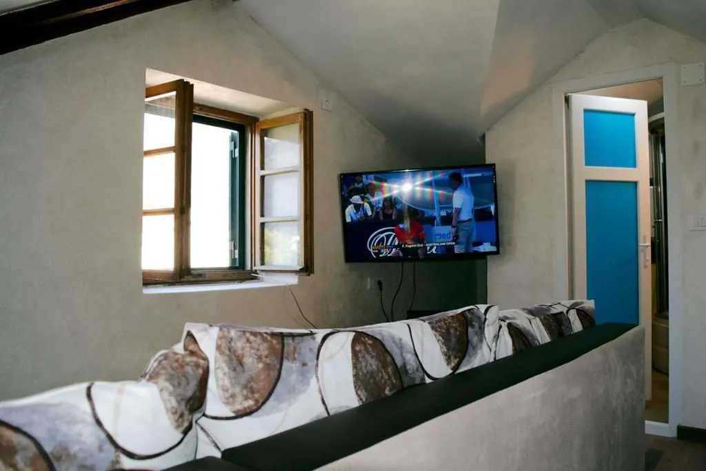 Sale, house, 200m², Dobrota, Kotor