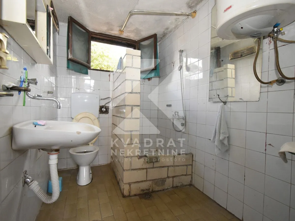 Prodaja, kuća, 200m², Tološi, Podgorica