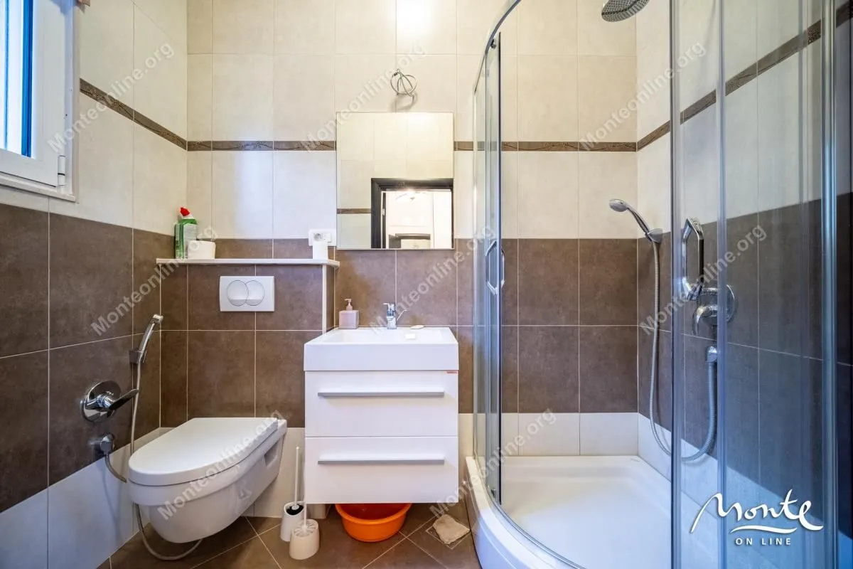 Sale, house, 103m², Risan, Kotor