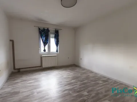 Izdavanje, kuća, 180m², Blok 9, Podgorica - image 8