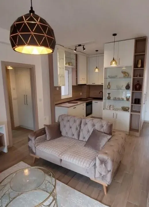 Izdavanje, dvosoban stan, 67m², Tivat, Crna Gora