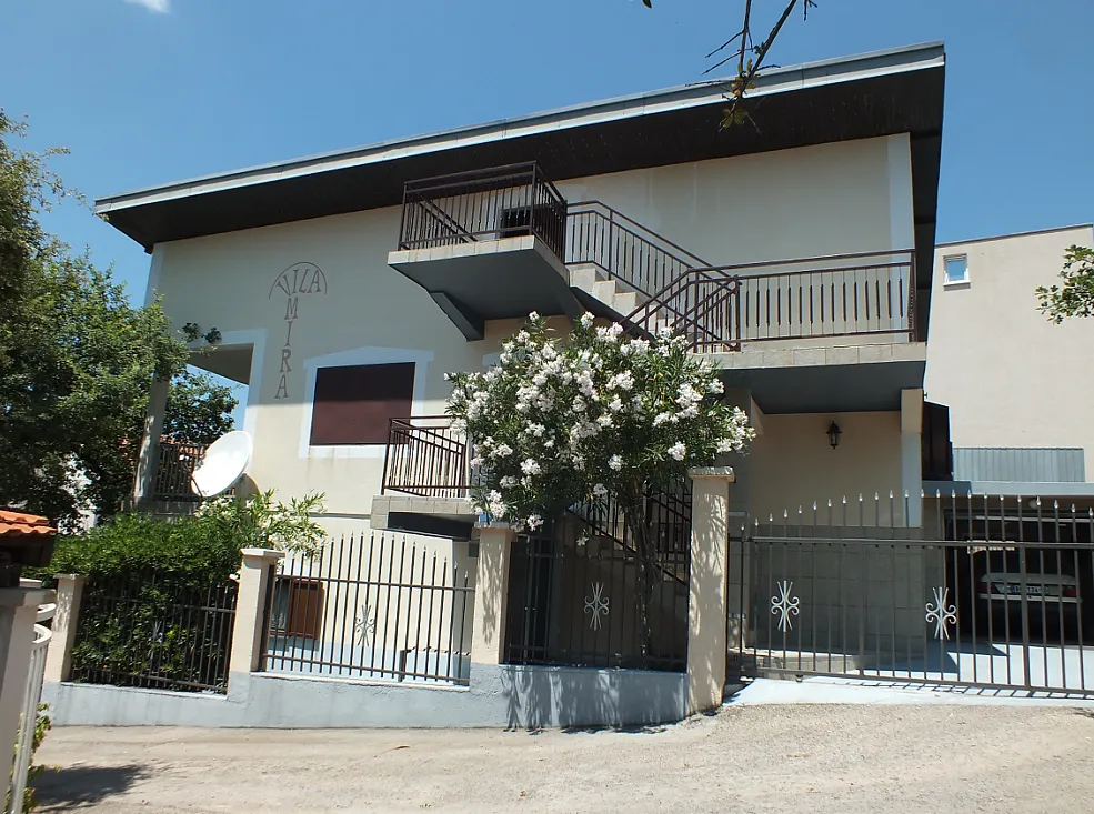 Prodaja, kuća, 107m², Bar, Crna Gora