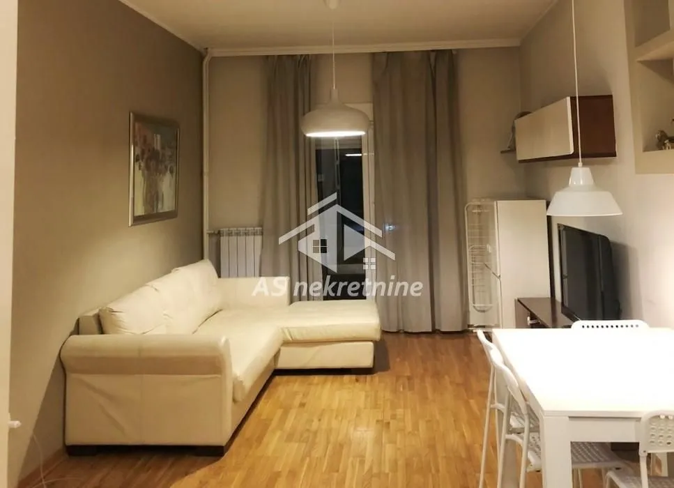 Rent, two bedroom apartment, 50m², Kalenić Pijaca, Vračar Sve Podlokacije