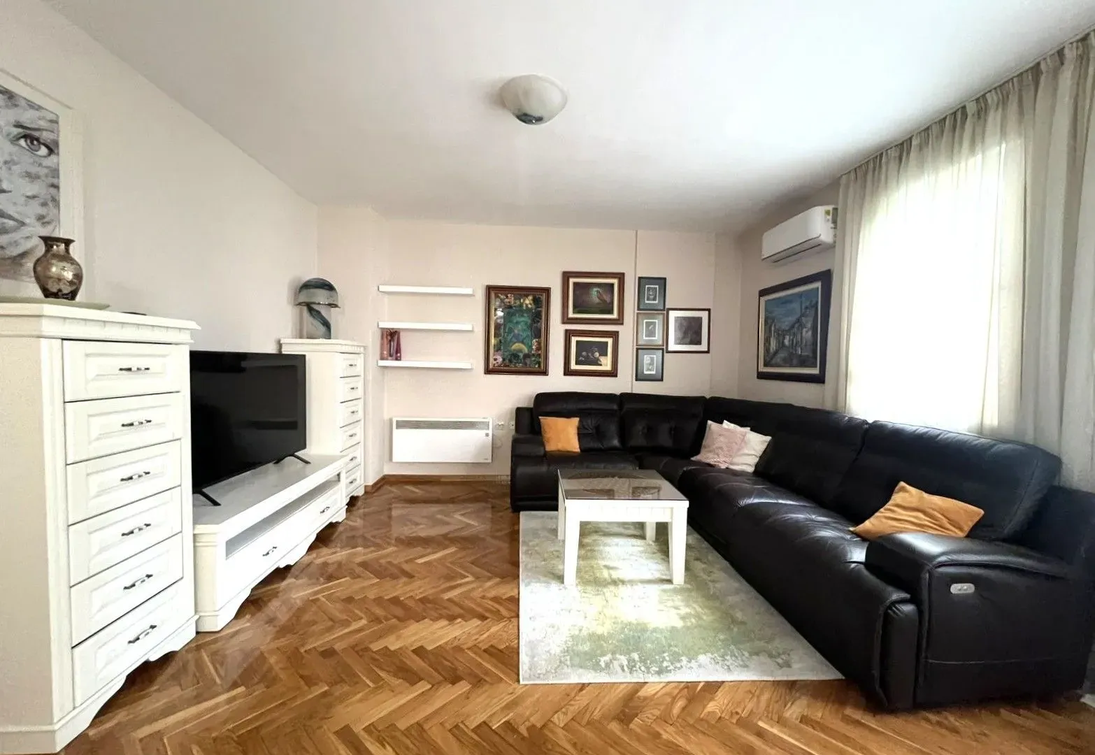 Rent, three bedroom apartment, 90m², Blok 6, Podgorica