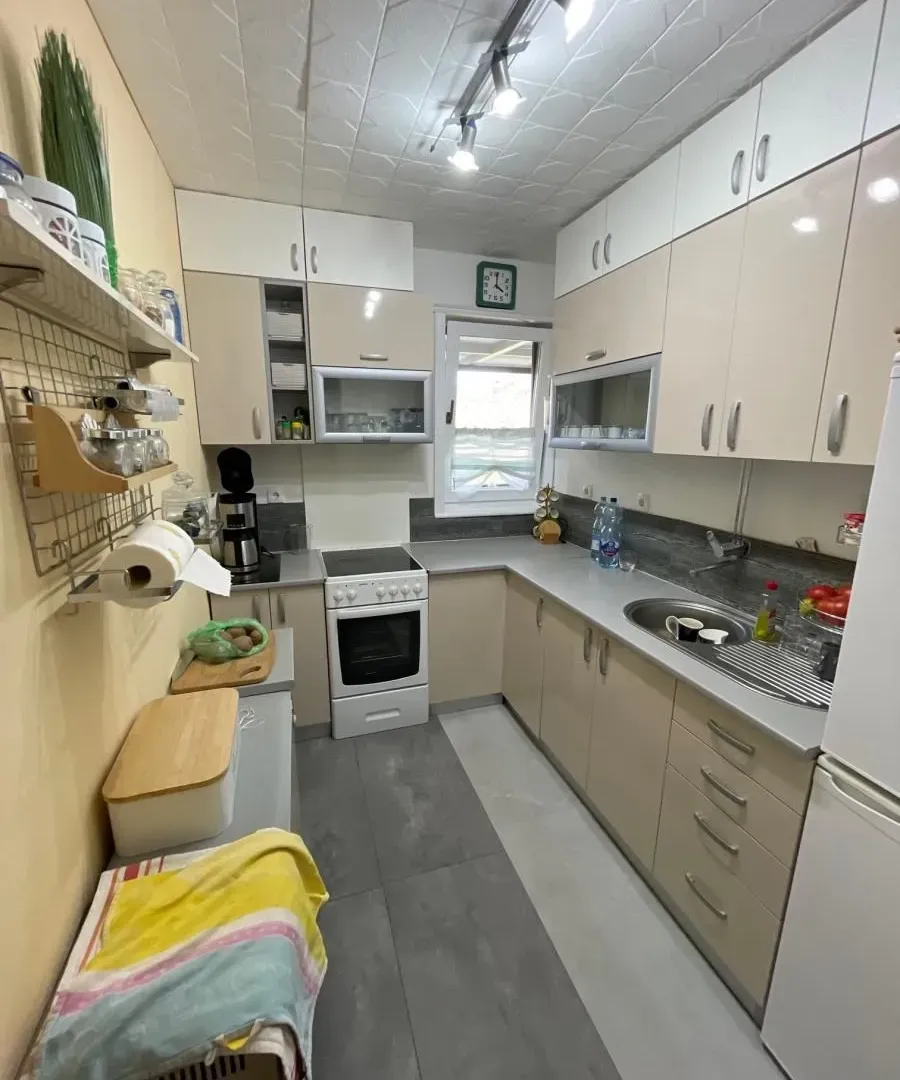 Prodaja, kuća, 172m², Rakovac, Novi Sad Sve Podlokacije