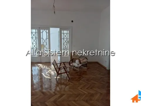 Rent, three bedroom apartment, 120m², Kalenić Pijaca, Vračar Sve Podlokacije - image 11