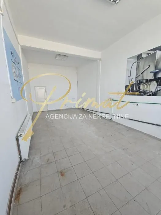 Rent, office space, 290m², Krnjaca, Palilula Sve Podlokacije