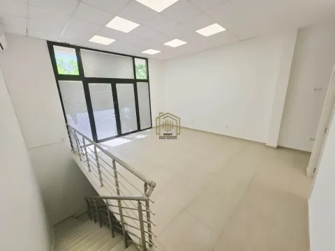Izdavanje, poslovni prostor, 115m², Blok 6, Podgorica - image 4