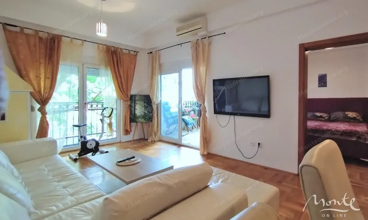 Prodaja, jednosoban stan, 65m², Podmaine, Budva