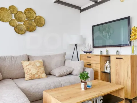 Rent, two bedroom apartment, 52m², Tivat, Crna Gora - image 3