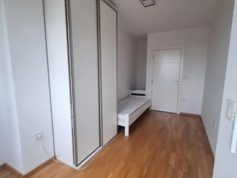 Prodaja, trosoban stan, 82m², Bulevar patrijarha Pavla, Novi Sad Sve Podlokacije - image 9