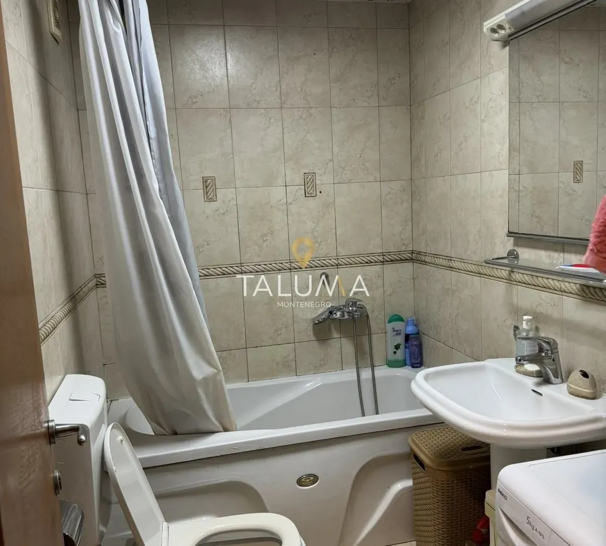 Rent, one bedroom apartment, 52m², Stari Aerodrom, Podgorica