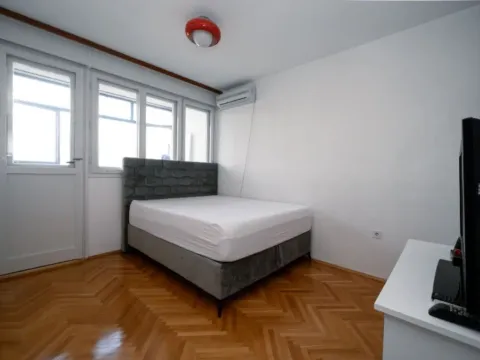 Sale, two bedroom apartment, 68m², Drpe Mandića, Podgorica - image 10