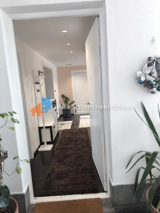 Rent, four bedroom apartment, 95m², Stari Grad, Beograd