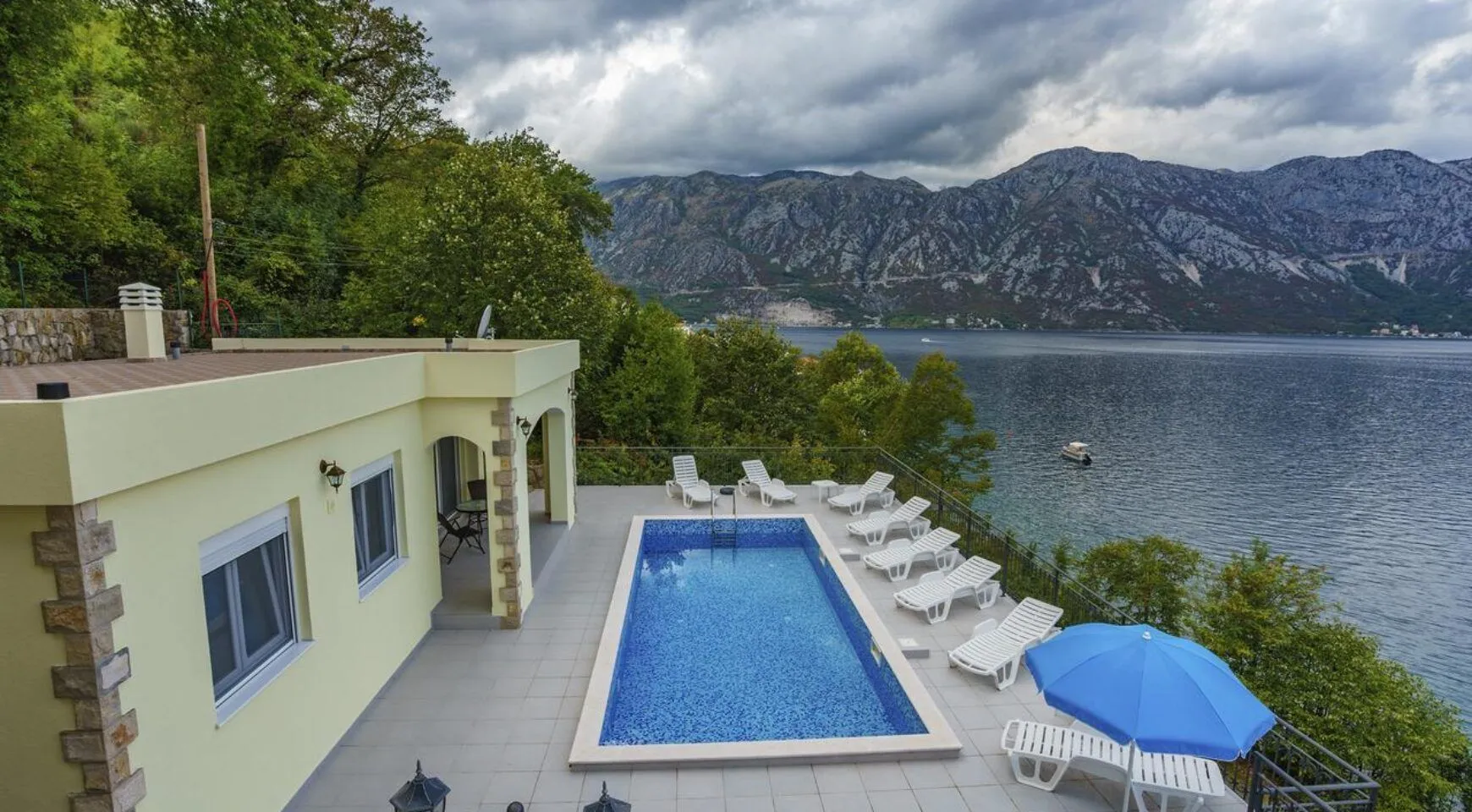 Sale, house, 424m², Kostanjica, Kotor