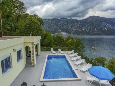 Prodaja, kuća, 424m², Kostanjica, Kotor - image 9