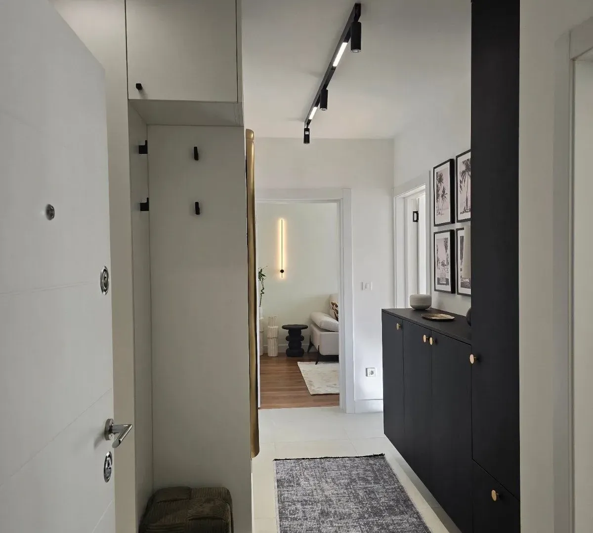 Prodaja, dvosoban stan, 70m², Tivat, Crna Gora