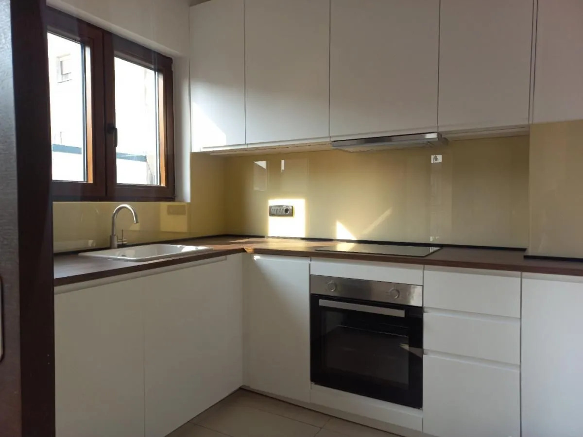 Izdavanje, trosoban stan, 91m², Kalenić Pijaca, Vračar Sve Podlokacije