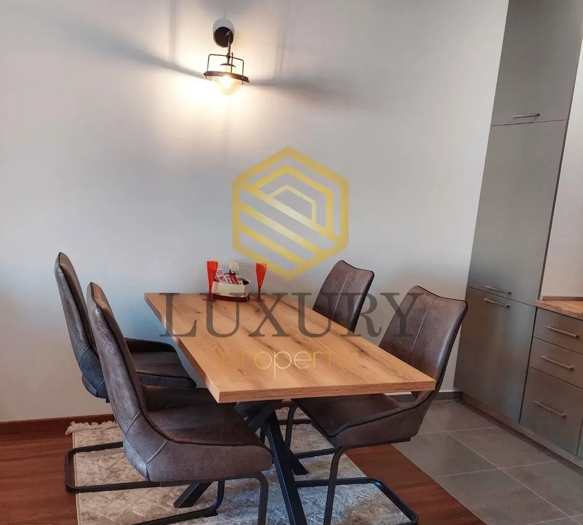 Izdavanje, jednosoban stan, 50m², Master Kvart, Podgorica