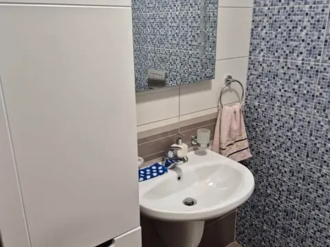 Izdavanje, dvosoban stan, 70m², Ljubović, Podgorica - image 6