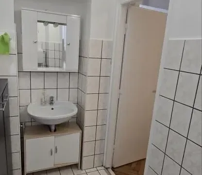 Izdavanje, poslovni prostor, 100m², Savski Venac, Beograd - image 17