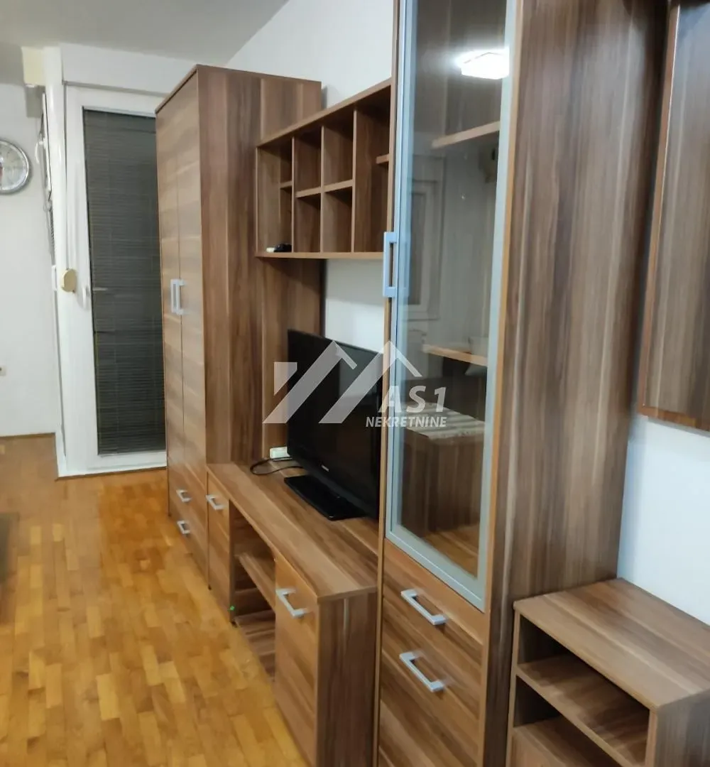 Izdavanje, stan, 26m², Grbavica, Novi Sad Sve Podlokacije