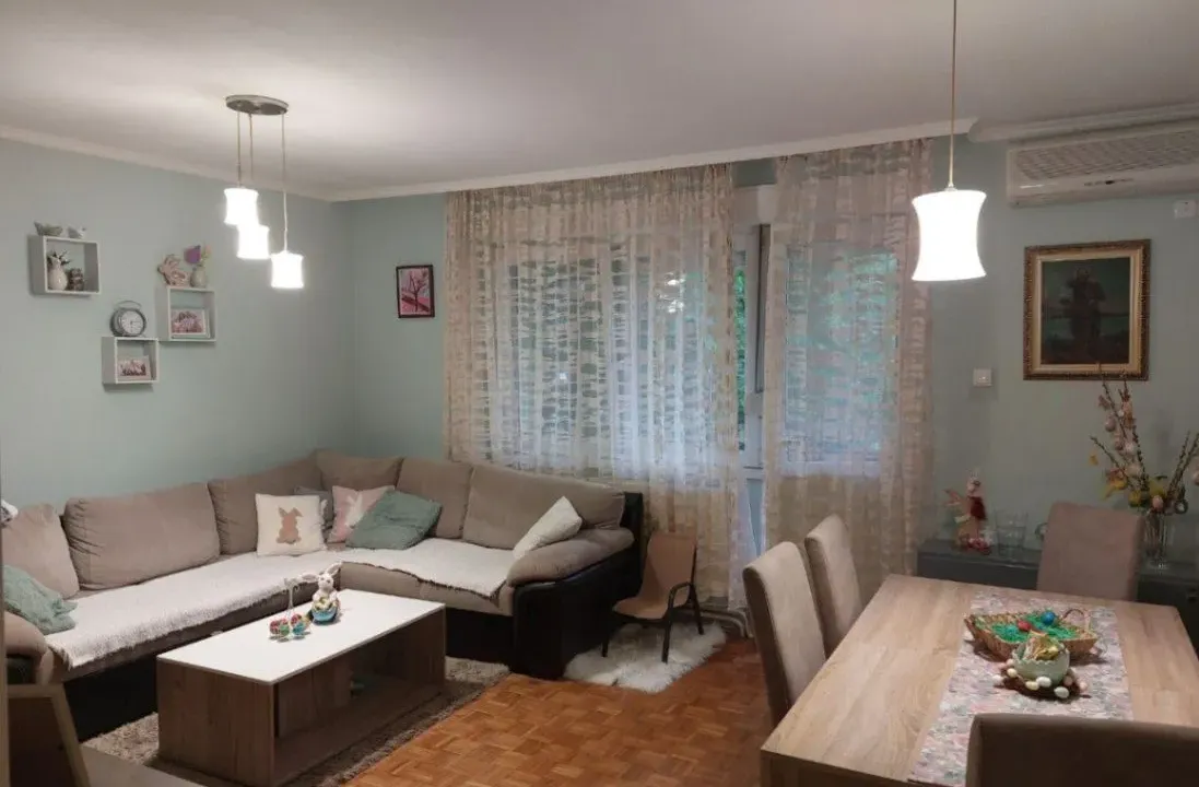 Prodaja, trosoban stan, 69m², Bečej, Novi Sad