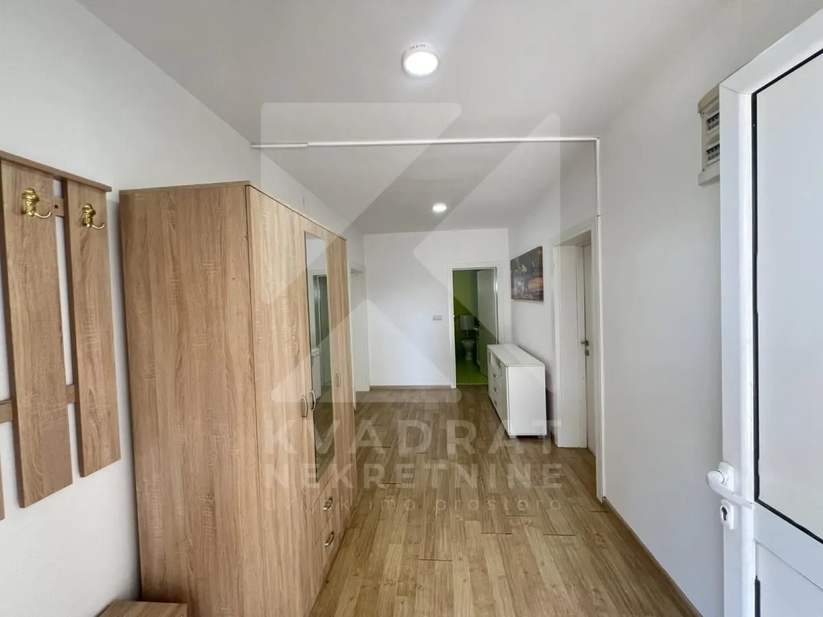Izdavanje, kuća, 260m², Kokoti, Podgorica