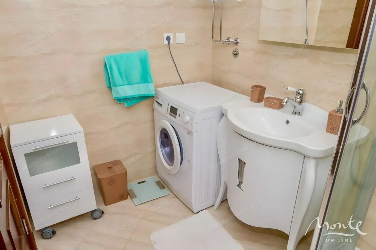 Sale, one bedroom apartment, 65m², Petrovac, Budva