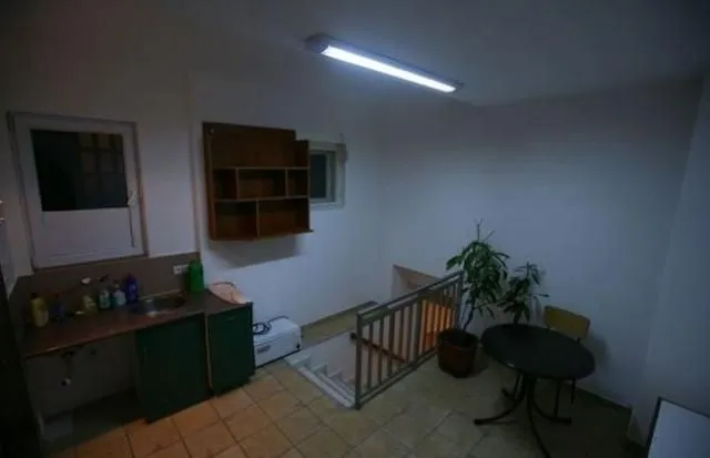 Izdavanje, dvosoban stan, 70m², Đeram Pijaca, Beograd