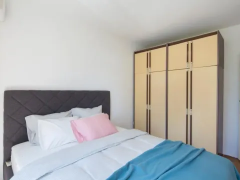 Izdavanje, jednosoban stan, 55m², Centar, Budva - image 13