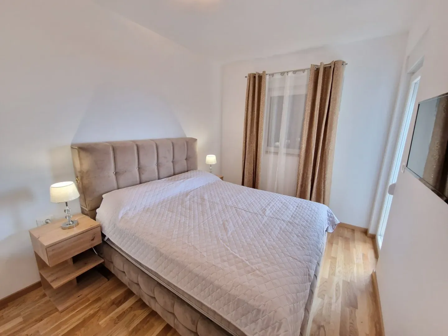 Izdavanje, jednosoban stan, 44m², Bečići, Budva
