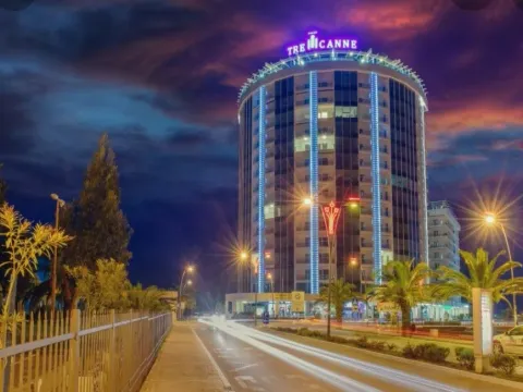 Sale, two bedroom apartment, 77m², Tree cane, Budva