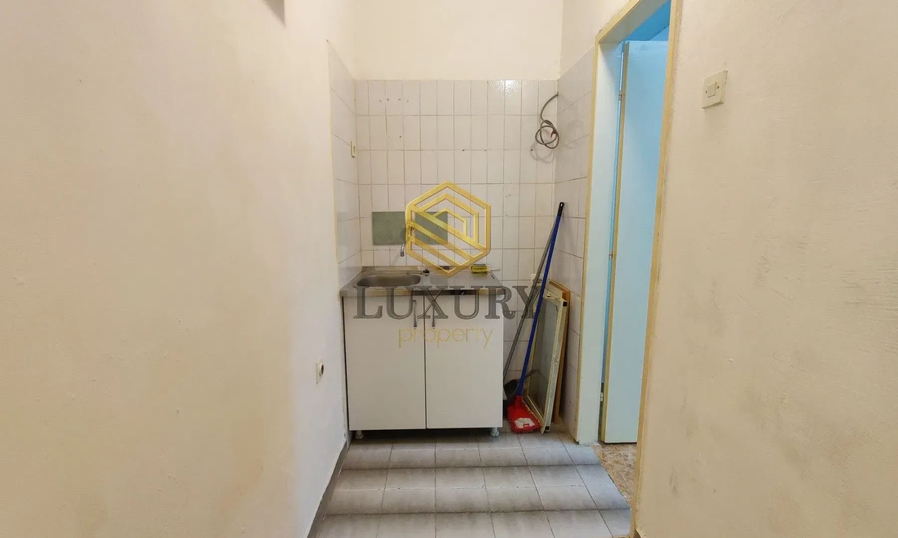 Sale, office space, 36m², Lepa Kata, Podgorica