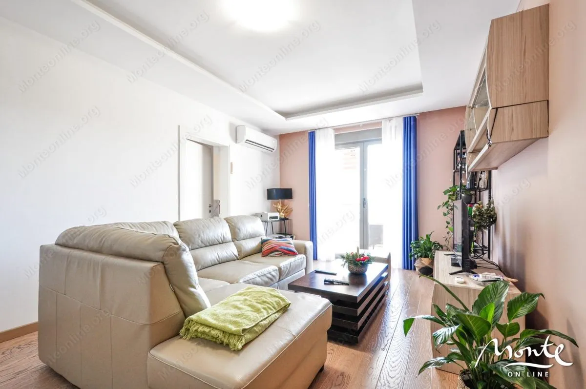 Prodaja, jednosoban stan, 54m², Tivat, Crna Gora