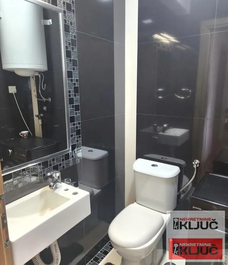 Izdavanje, četvorosoban stan, 102m², Bulevar patrijarha Pavla, Novi Sad Sve Podlokacije