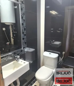 Izdavanje, četvorosoban stan, 102m², Bulevar patrijarha Pavla, Novi Sad Sve Podlokacije - image 24