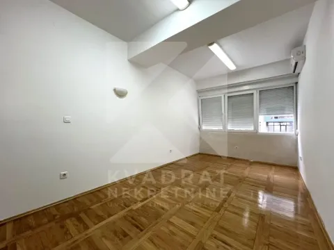 Izdavanje, dvosoban stan, 82m², City Kvart, Podgorica - image 5