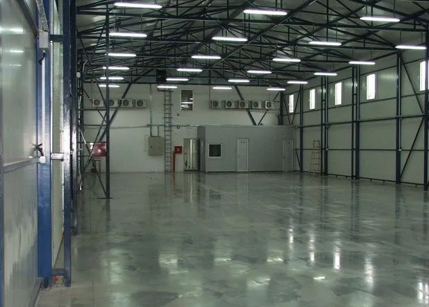 Izdavanje, poslovni prostor, 930m², Zemun Sve Podlokacije, Beograd